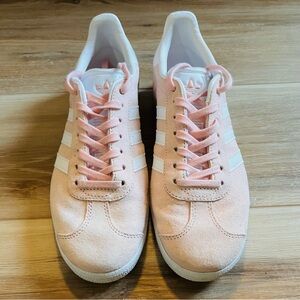 Vapor Pink Adidas Gazelle (Light pink)